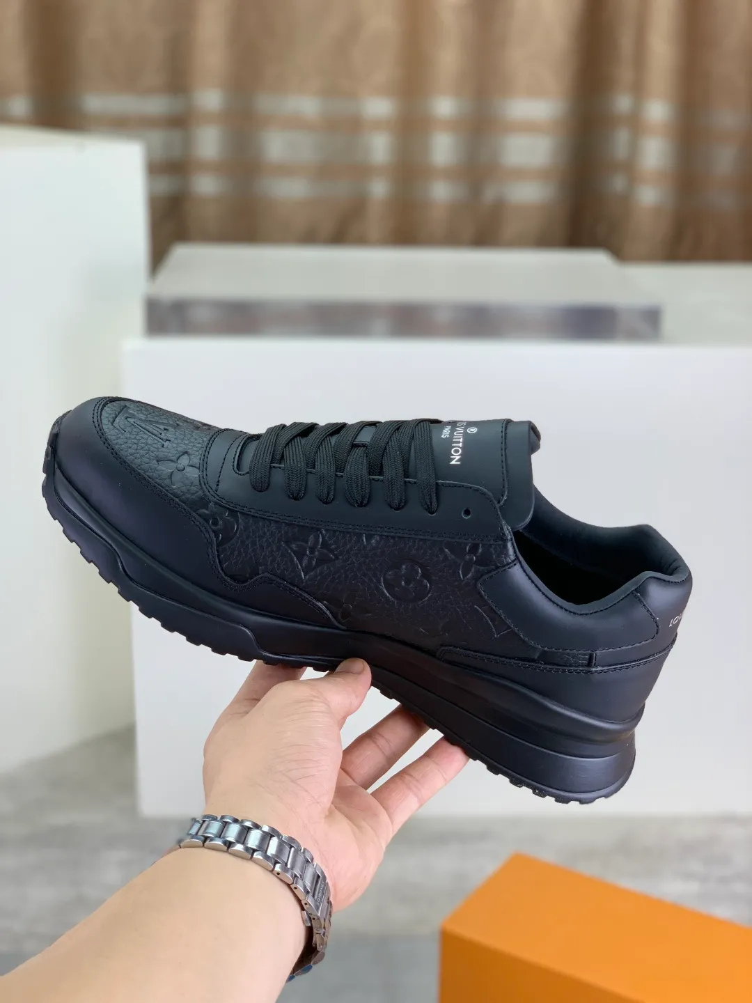 Men's men's shoes P680 new style 💶[LOUIS VUITTON] (original order) new style 🍀LV Louis Vuitton * - top version of LV classic trendy shoes! Use imported original cowhide and water-dyed cowhide lining. The latest original wear-resistant TPU combination outsole! High quality products! Multiple colors available, code number: 38-44 (45 46 customized)